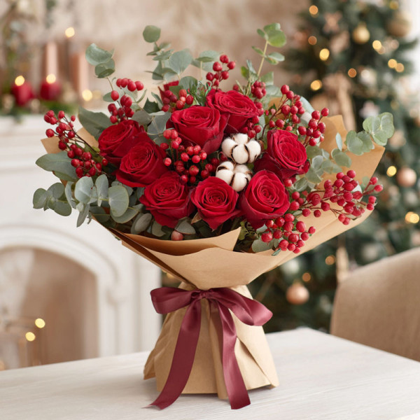 Christmas Red Rose Bouquet – Rustic Crimson & Cotton Holiday Warmth